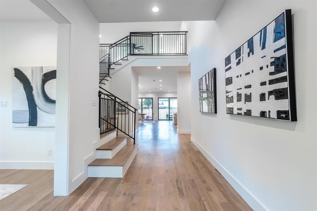 Wilshire Heights - Residential