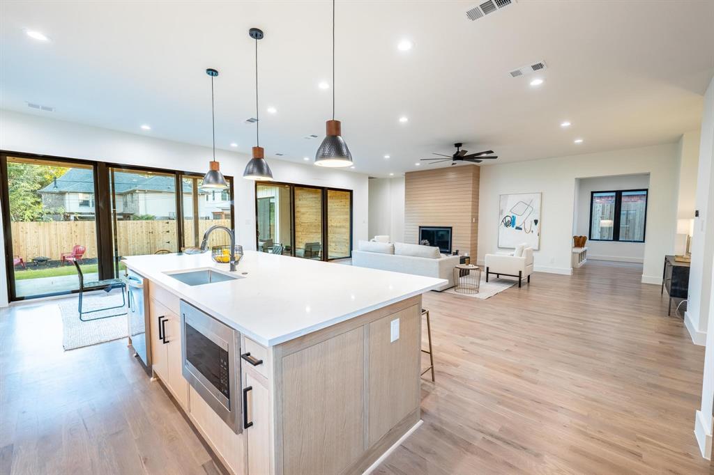 Wilshire Heights - Residential