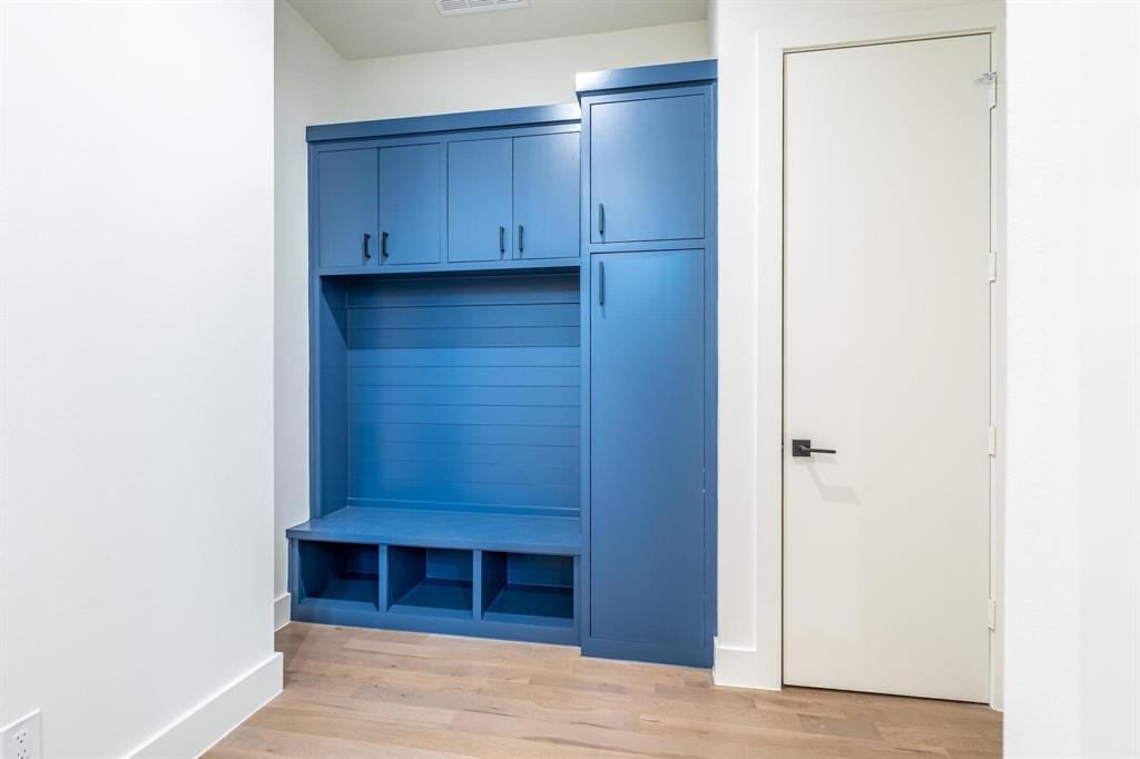 Wilshire Heights - Residential