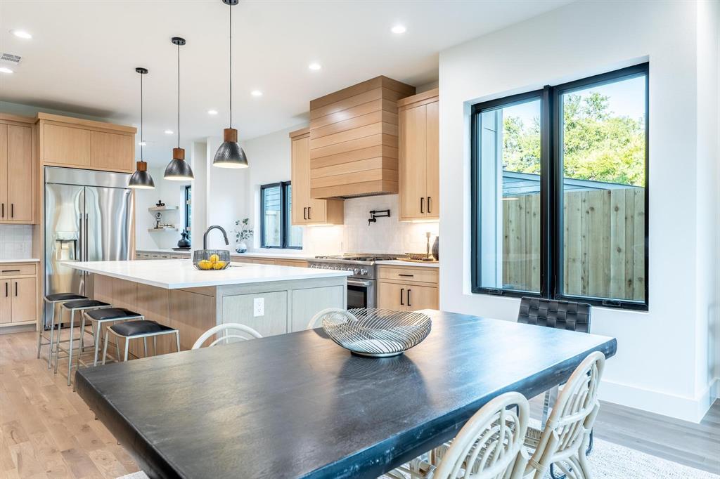 Wilshire Heights - Residential