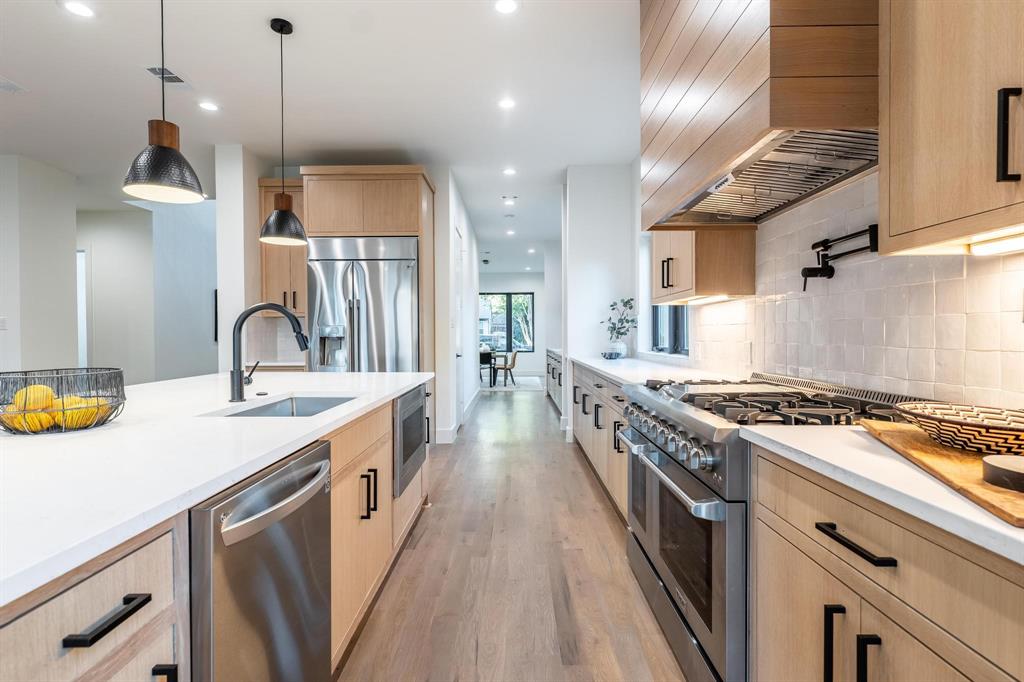 Wilshire Heights - Residential