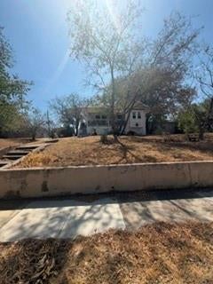 1276 E Magnolia Avenue
