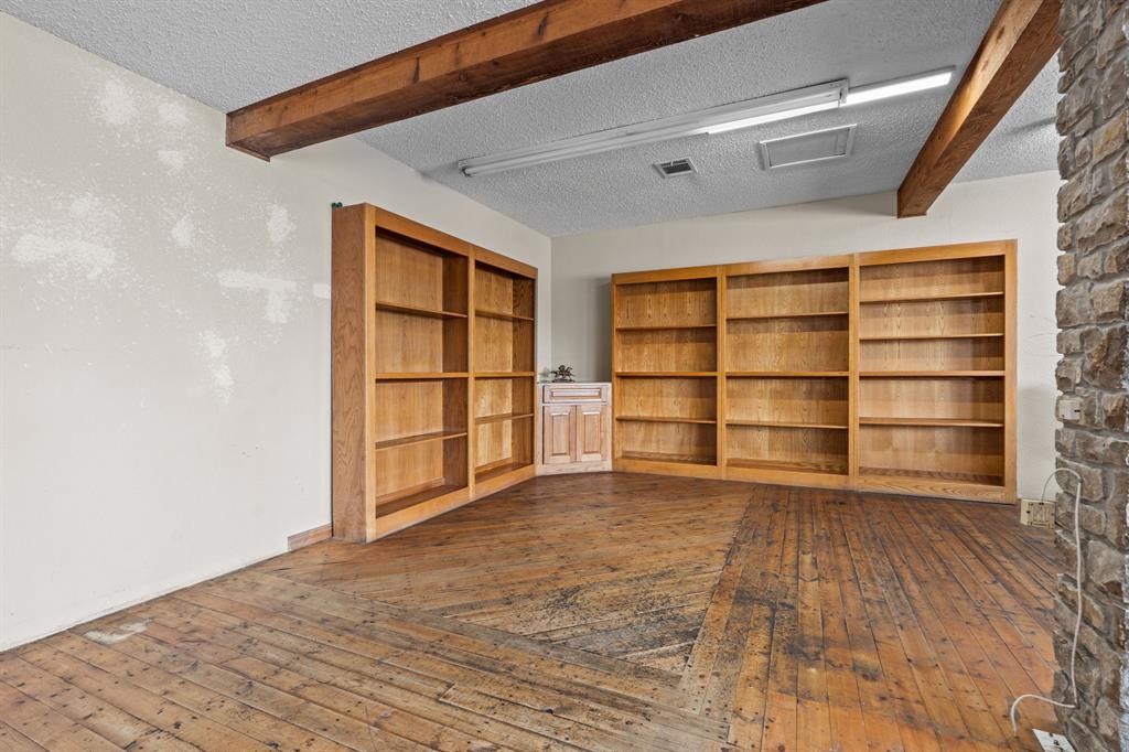 na - Commercial Sale