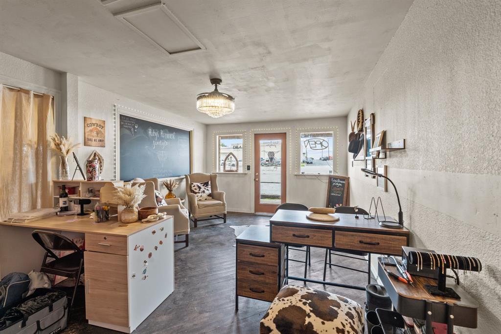 na - Commercial Sale