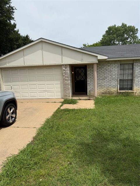 6933 Glenhurst Drive North Richland Hills TX 76182