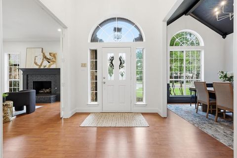 Photo of 9017 Laredo Drive, Irving, TX 75063 (MLS # 21267693)