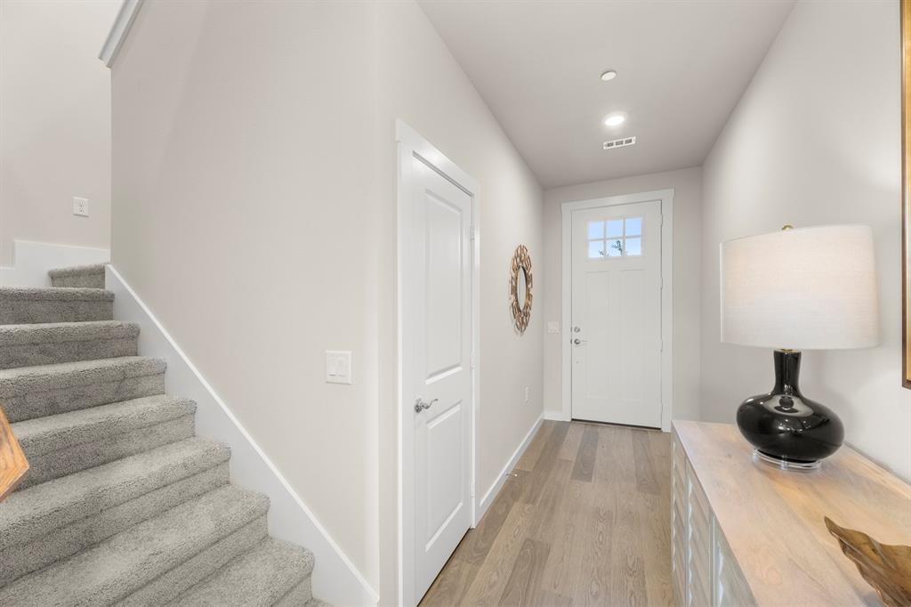 9015 Indianola Trail