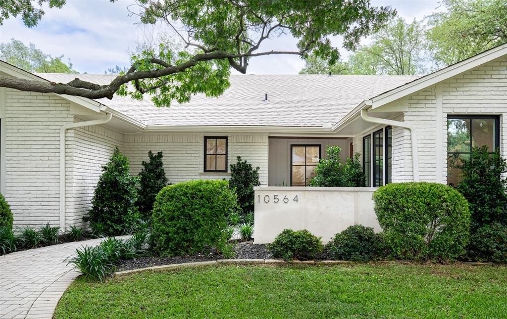 Photo of 10564 Cox Lane, Dallas, TX 75229 (MLS # 21251601)