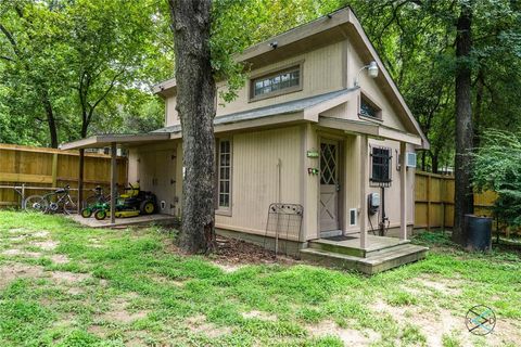 A home in Mabank