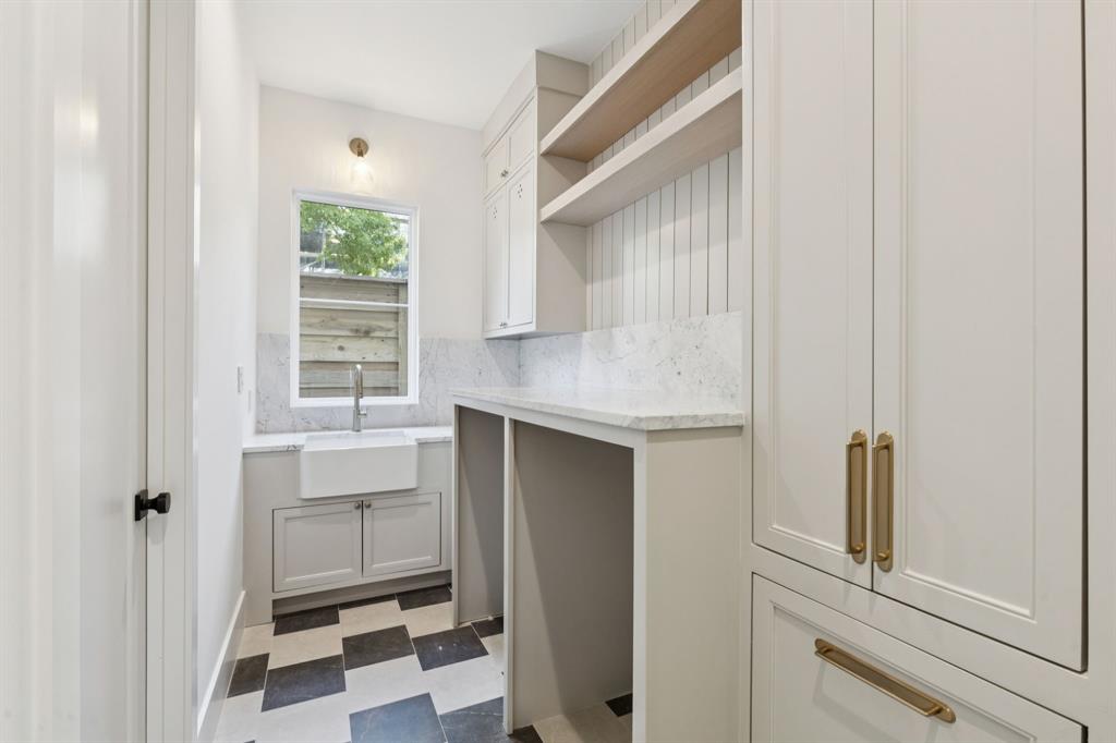 MARSH LANE 2 - Residential