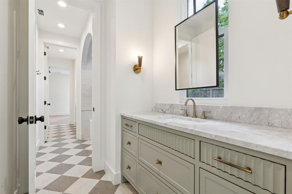 MARSH LANE 2 - Residential