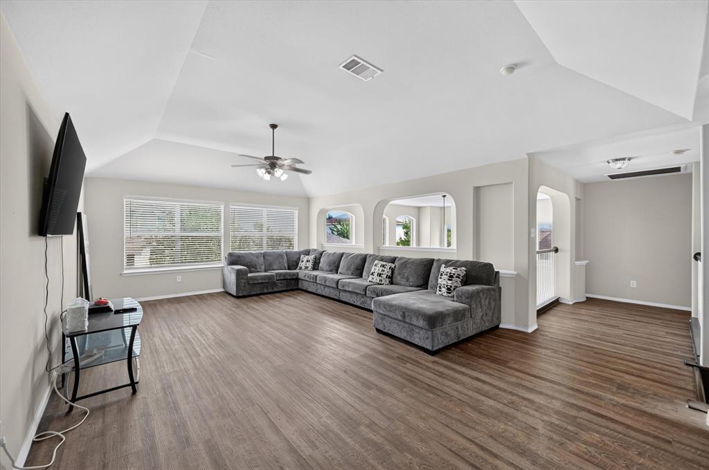 412 Roundrock Lane