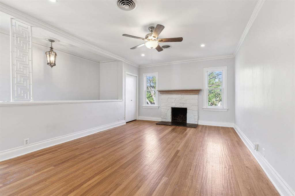 North Oak Lawn - Residential Lease