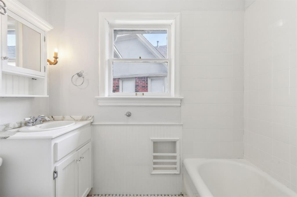 North Oak Lawn - Residential Lease