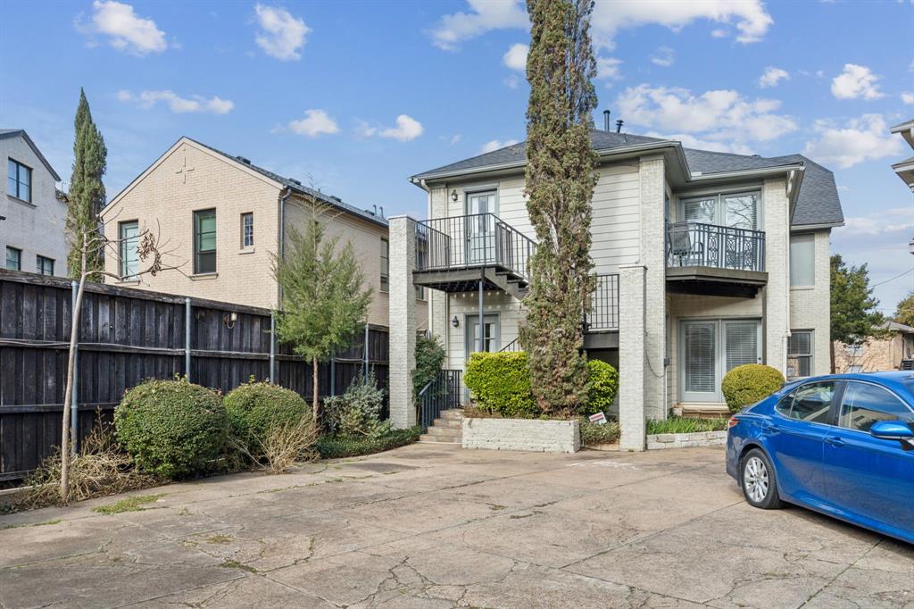 North Oak Lawn - Residential Lease