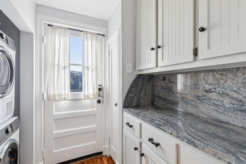 North Oak Lawn - Residential Lease