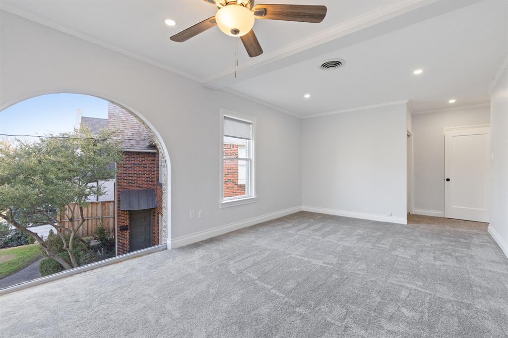 North Oak Lawn - Residential Lease