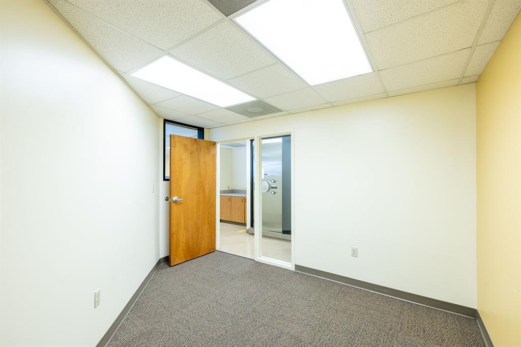 Stemmons - Commercial Sale