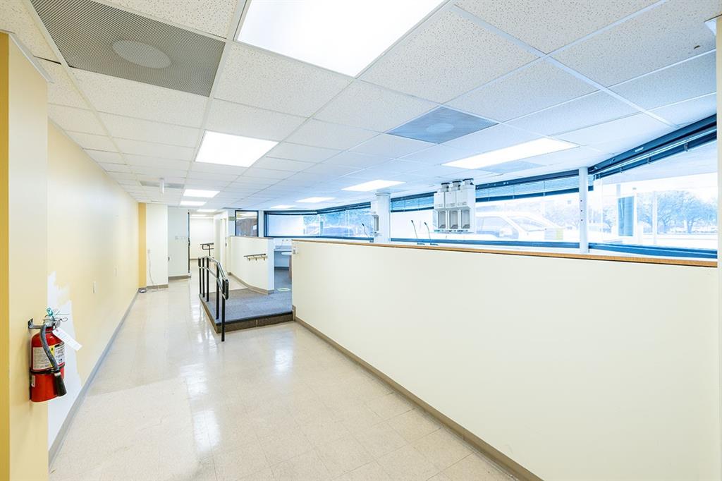 Stemmons - Commercial Sale