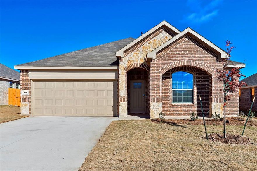 Be the first to live in the lovely recently completed Lennar home - Light and bright with large windows, this single-story home has an exceptional, versatile design that makes great use of available space. ISLAND kitchen with Stainless Appliances. There is an open living area with a flex room across the hall that can be used as a formal dining room or home office. Plus, there are four bedrooms including a comfortable, oversized owner’s suite with walk in shower and large walk in closet. So much to appreciate!