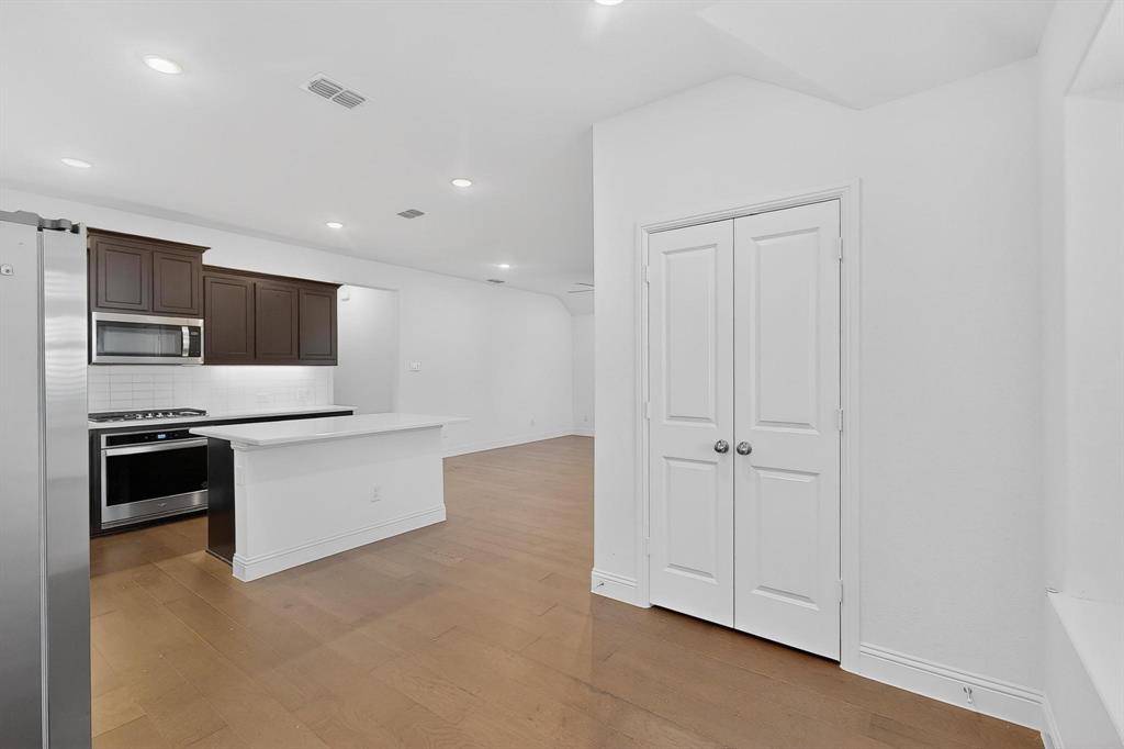 Enclave At Meadow Run, The - Residential Lease