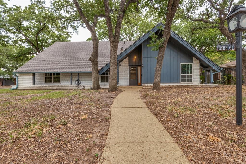 1801 Green Oaks Drive