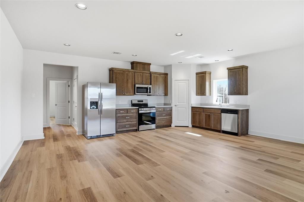 Railroad Ave Add - Residential