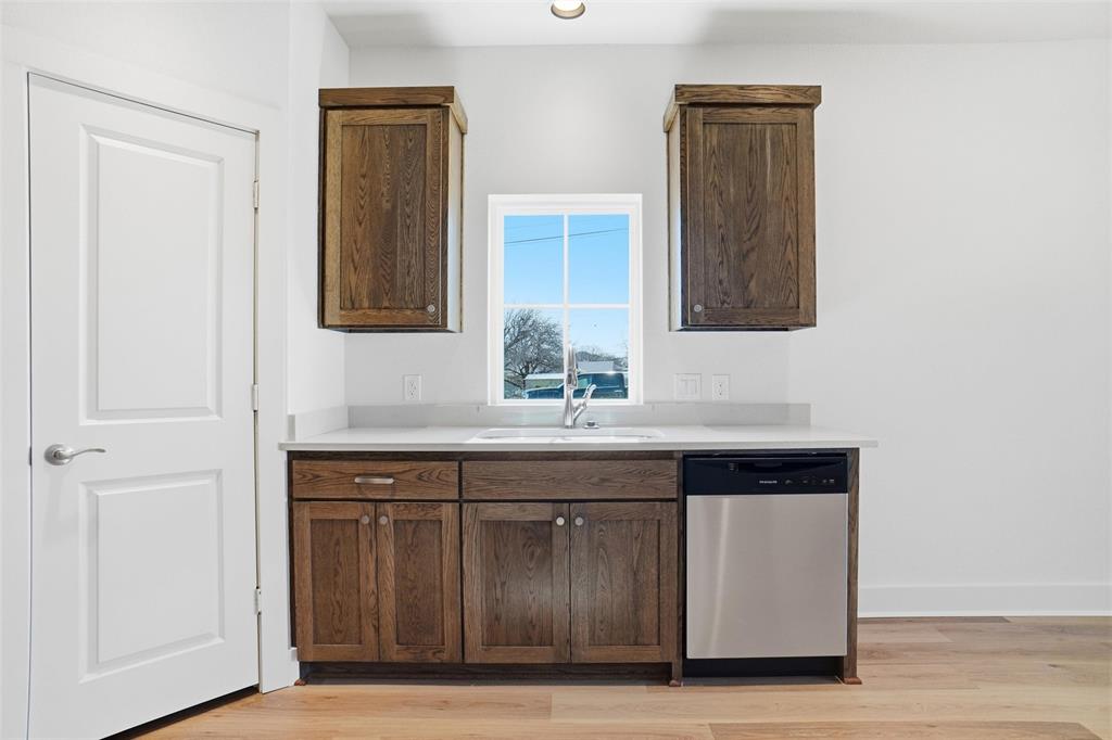 Railroad Ave Add - Residential