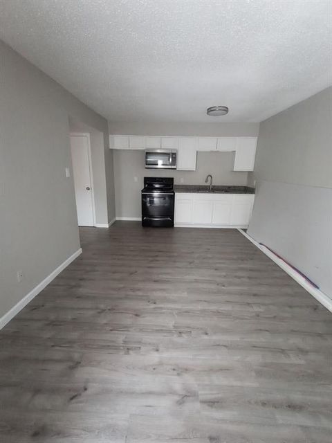 Photo of 2211 N Elm Street #5, Denton, TX 76201 (MLS # 21223755)