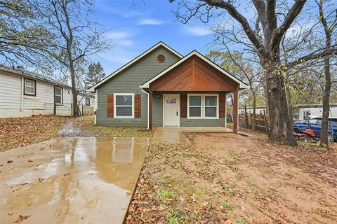Photo of 607 E Day Street, Denison, TX 75021 (MLS # 21119877)