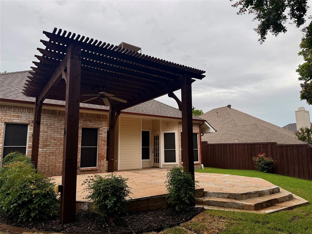 2528 Ridgewood Drive