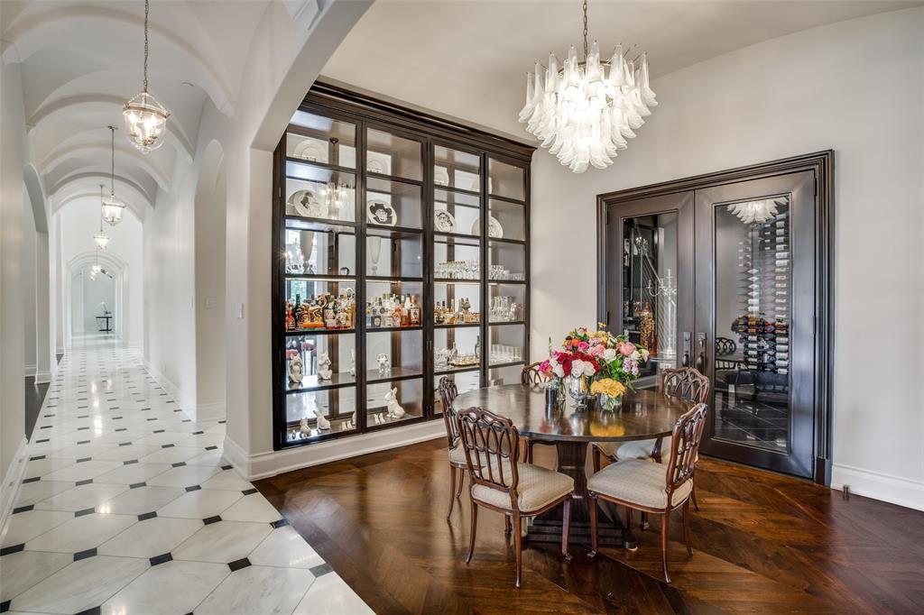 Venetian - Residential