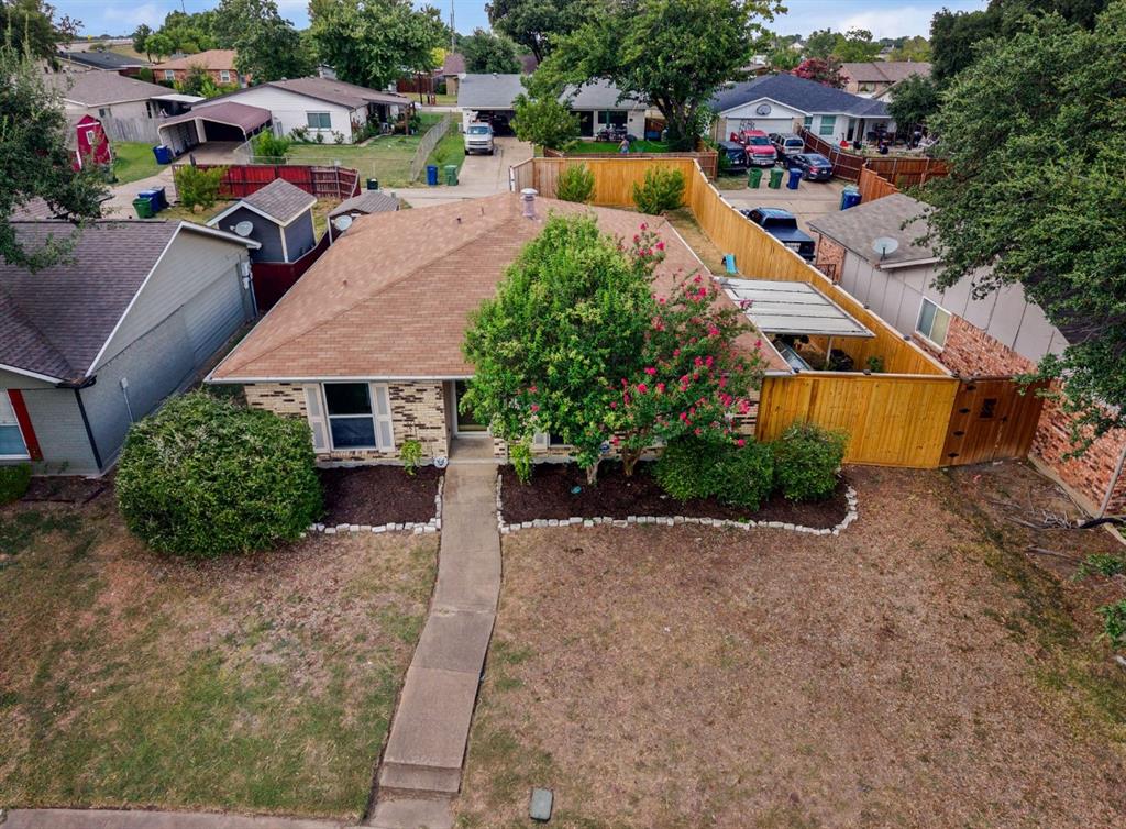 3321 Edgecliff Drive