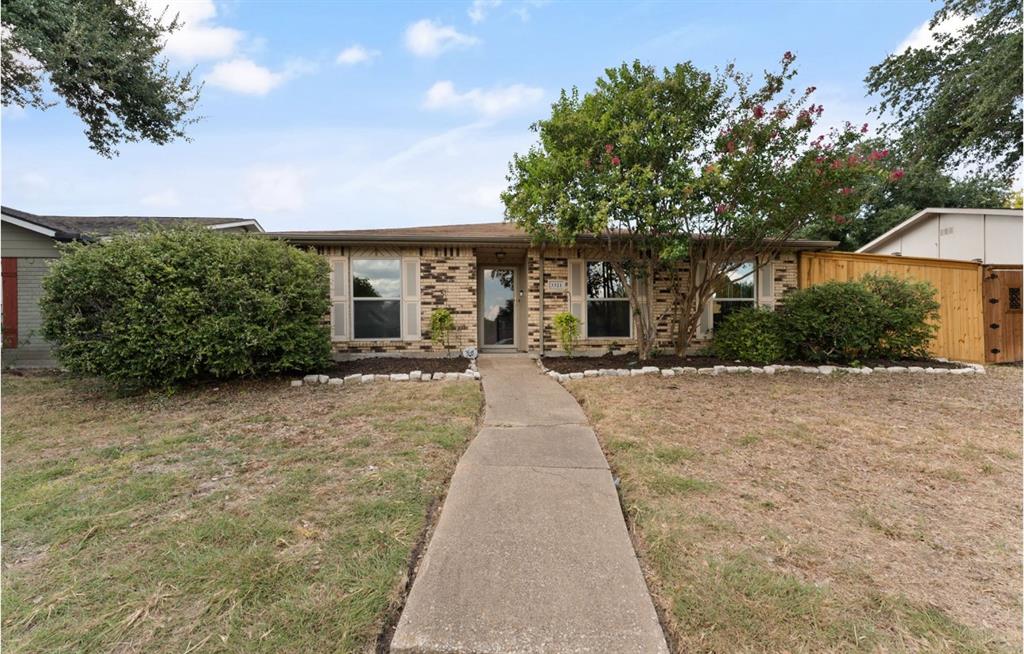 3321 Edgecliff Drive