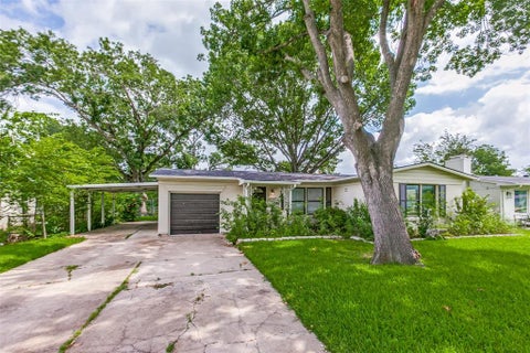Photo of 457 Pittman Street, Richardson, TX 75081 (MLS # 21312845)