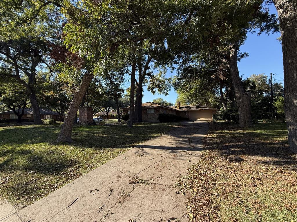 301 Lakewood Drive