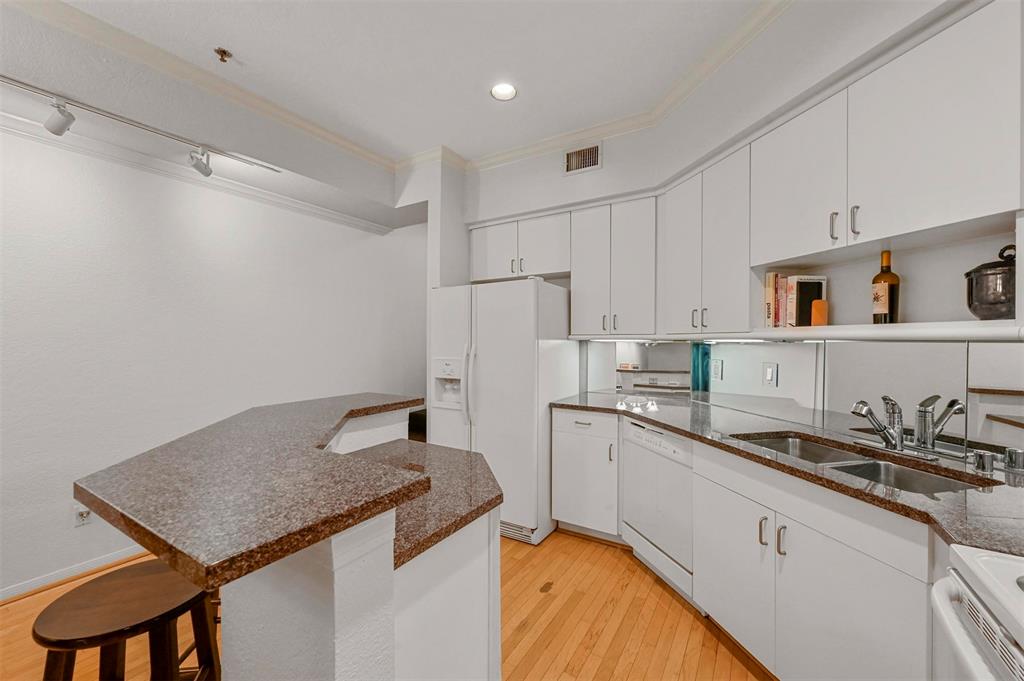 Woodshire Court Condos - Residential