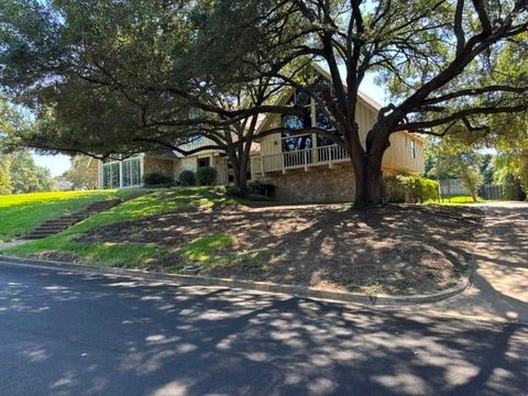 Photo of 2900 Inverness Drive, Waco, TX 76710 (MLS # 21408682)