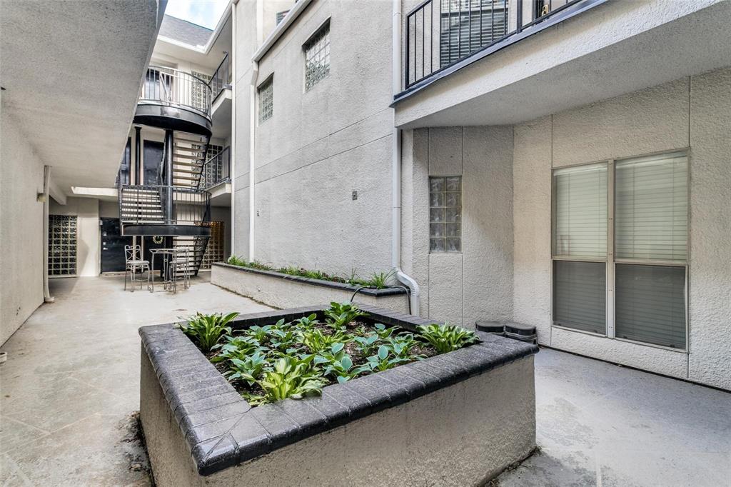 Cole Ave Condos - Residential