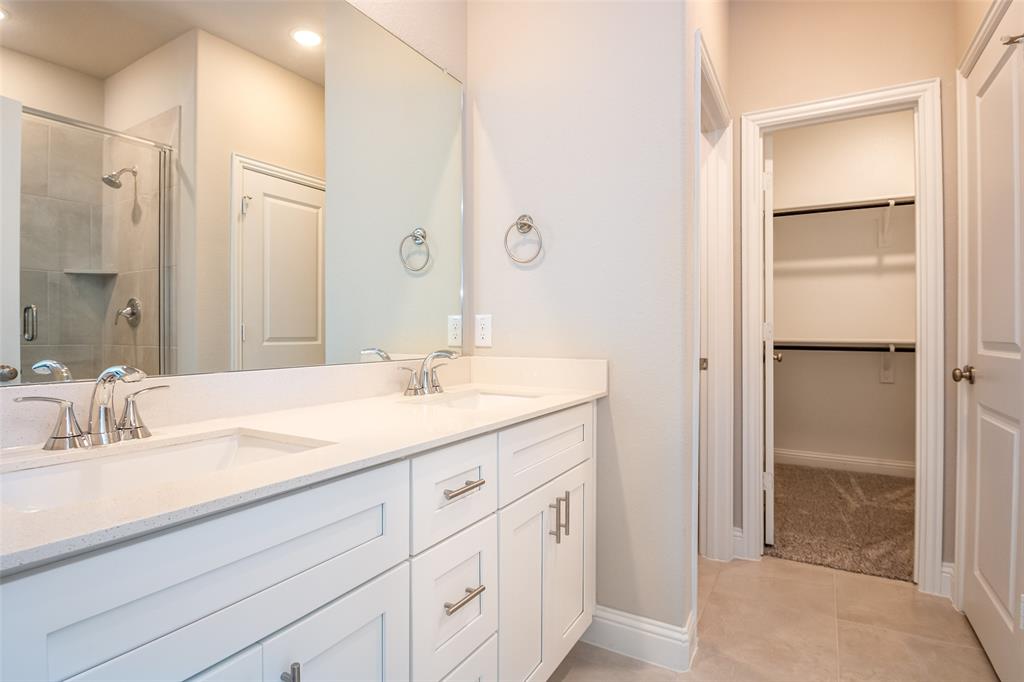 Venetian At Weston, Ph 1 - Residential Lease