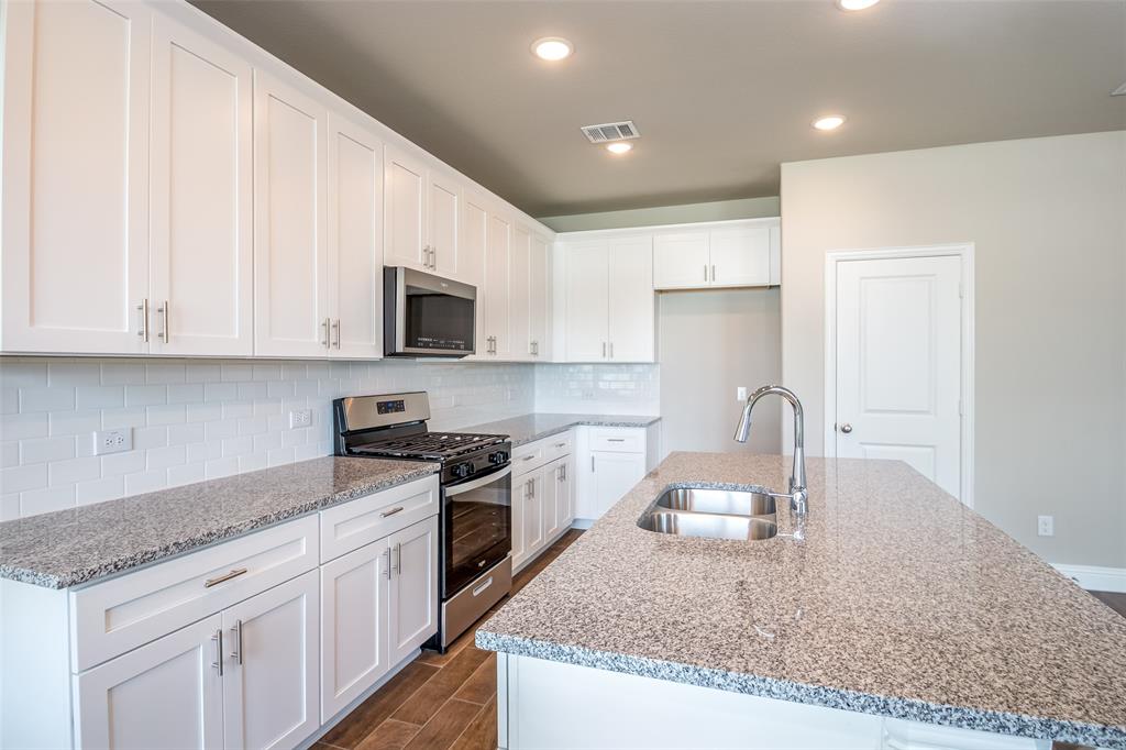 Venetian At Weston, Ph 1 - Residential Lease