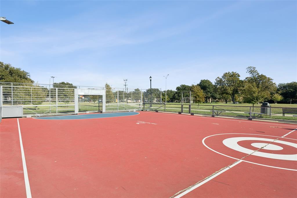 Munger Place Condo - Residential