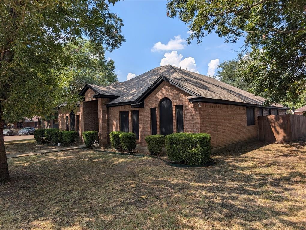 127 Pecan Grove