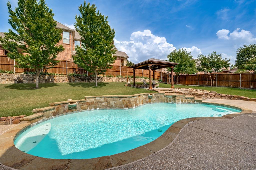 500 Castlewood Drive