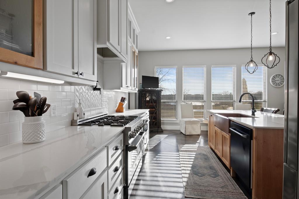 COUNTRY CLUB ESTATES - Residential