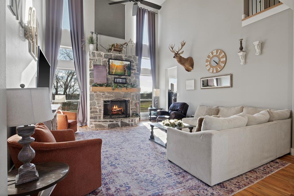 COUNTRY CLUB ESTATES - Residential