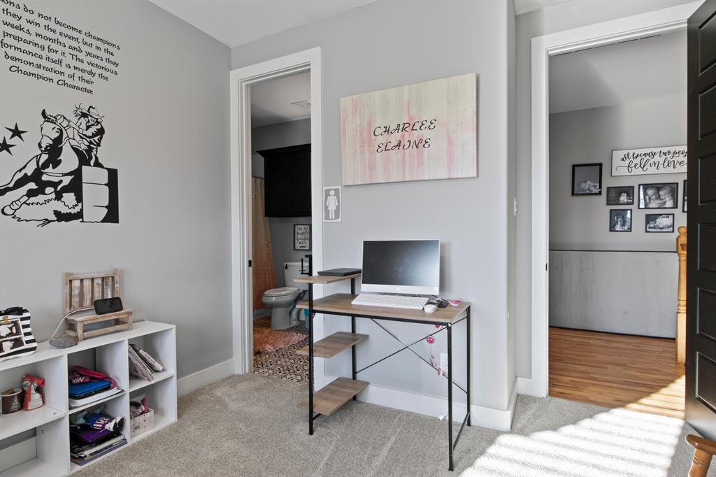 COUNTRY CLUB ESTATES - Residential