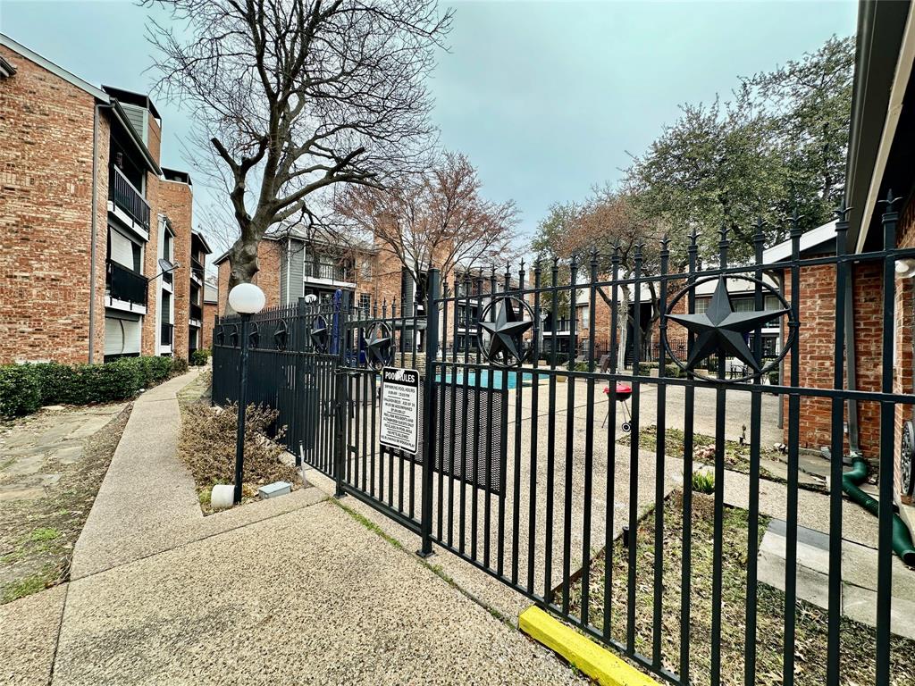 Cimarron Court Condo Ph 1 - Residential