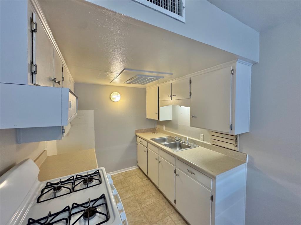 E Puchalski - Residential Lease