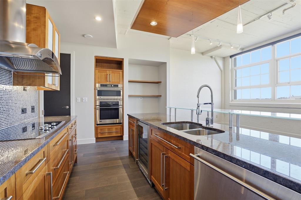 One Montgomery Plaza Residence Condo - Residential